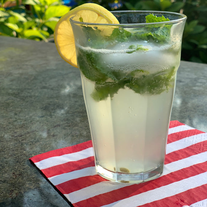 Cocktail Corner: Lemonade Mint Cooler