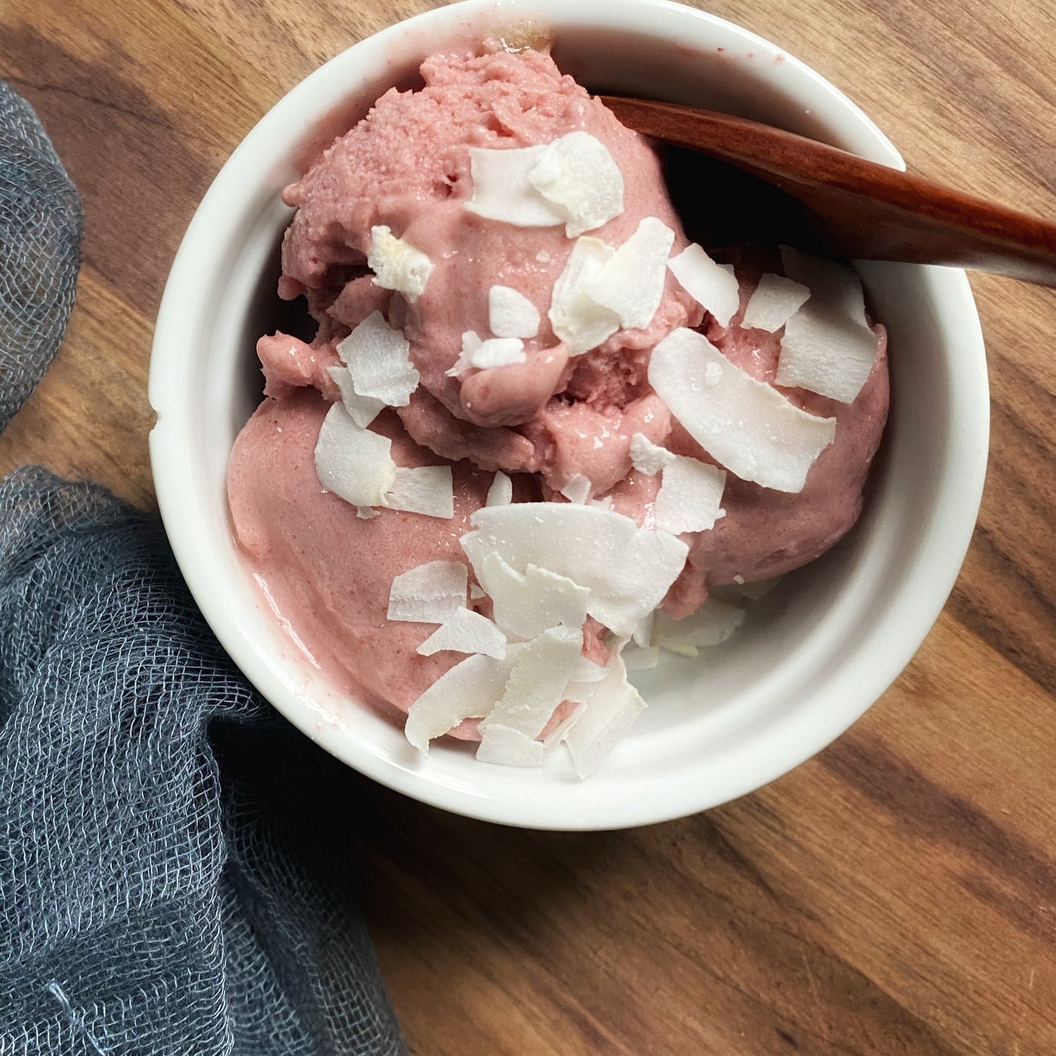 RECIPE: Vegan Strawberry Banana Ice Cream